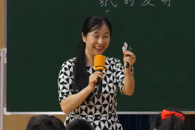 馮櫟鈞，《紙的發(fā)明》，三年級(jí)下冊(cè)，第三單元