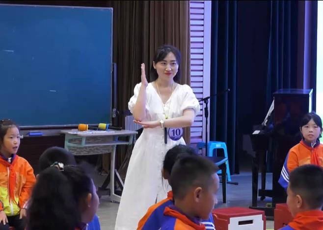 朱麗，《捉迷藏》，三年級(jí)上冊(cè)，第一單元，人音版