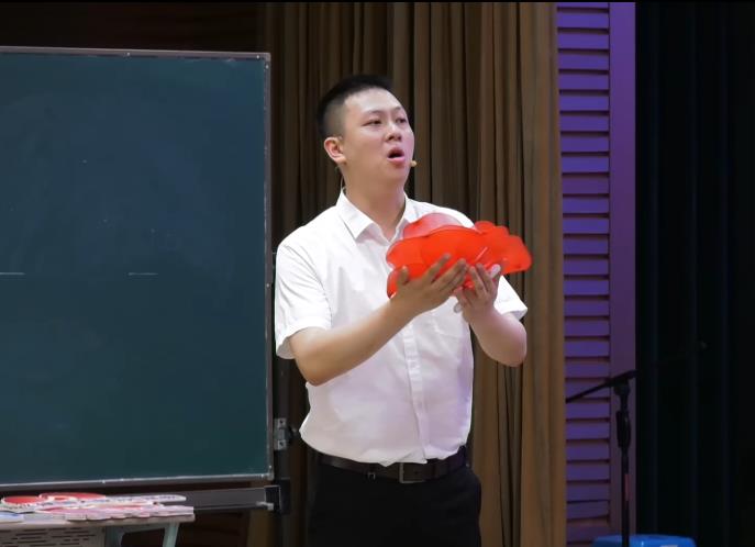 羅思源，《紅》，五年級(jí)下冊(cè)，《童心向紅巖》